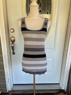 Old Navy Striped Scoop Tank Top in Gray and Light Pink